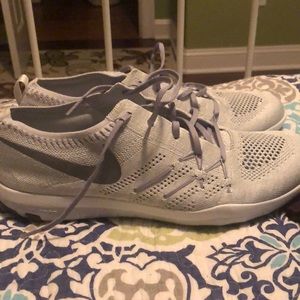 Nike NEVER WORN sneakers